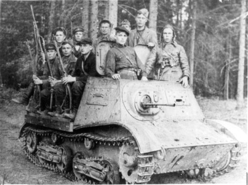 Soviet T-20 Komsomolets Armoured Carrier